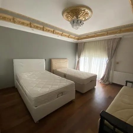 Apartamento Nadide Sokak D:3 4+1 Estambul